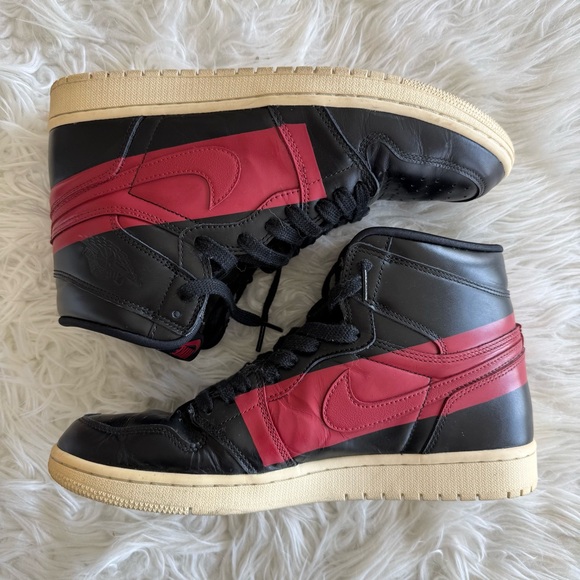 Air Jordan 1 Retro High OG Defiant Couture